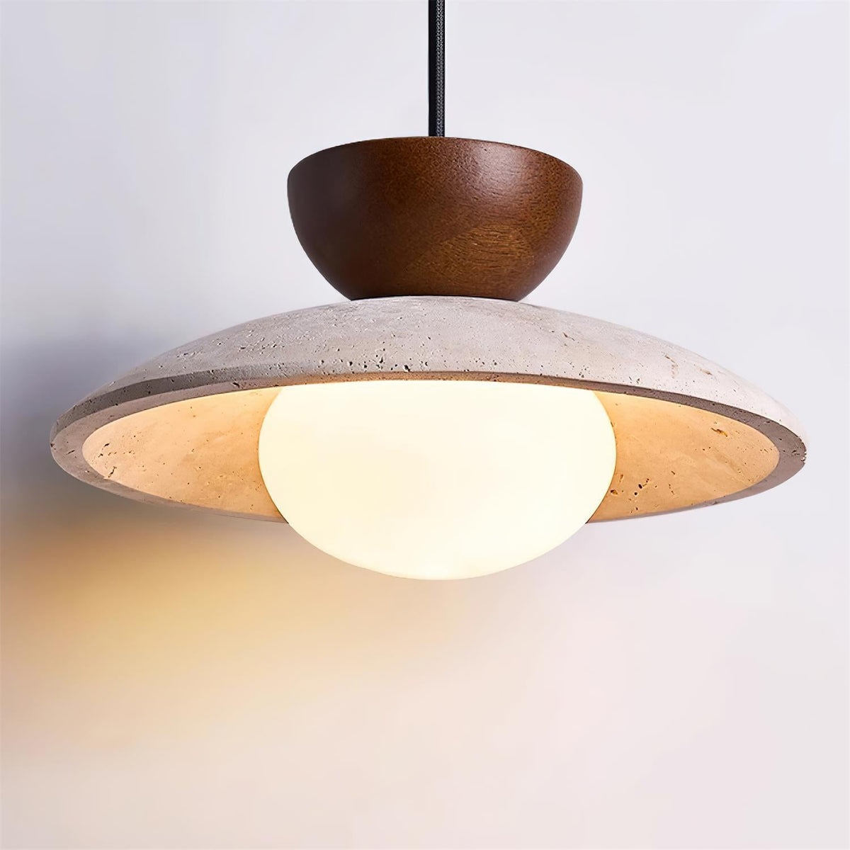 Luma – Suspension en travertin naturel-Galerie Pietra