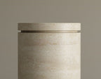 Naxos – Table d’appoint en travertin naturel avec rangement-Galerie Pietra