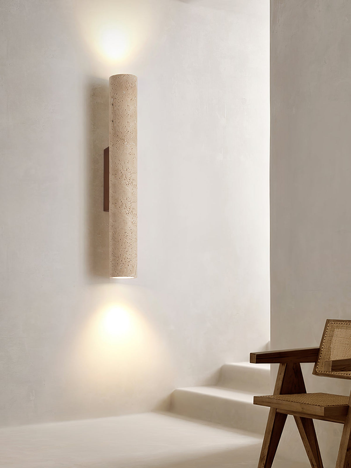 Nilo – Applique murale cylindrique fine en travertin naturel-Galerie Pietra