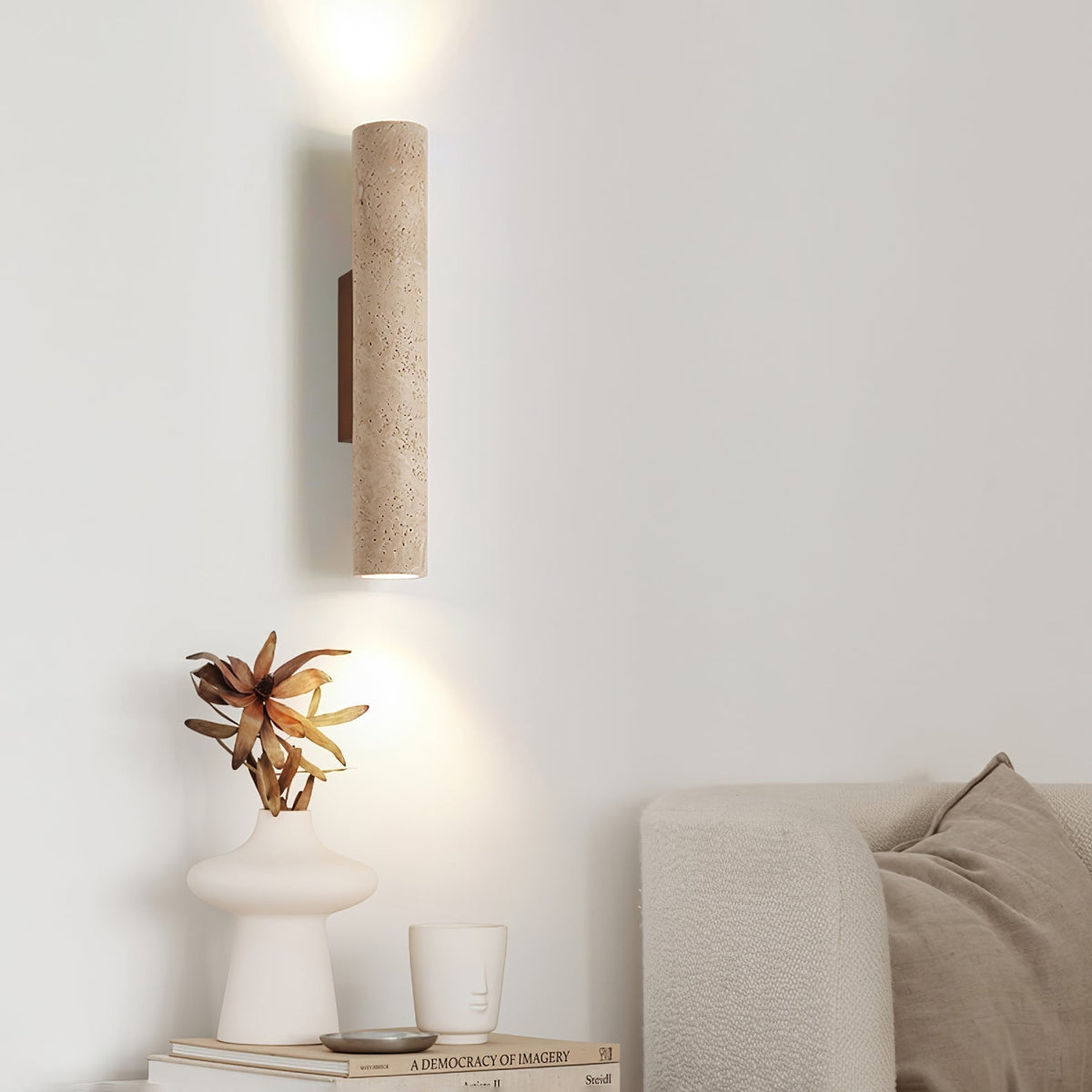 Nilo – Applique murale cylindrique fine en travertin naturel-Galerie Pietra