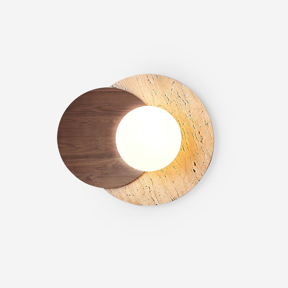 Noria – Applique murale en travertin naturel et bois de noyer à disques superposés-Galerie Pietra