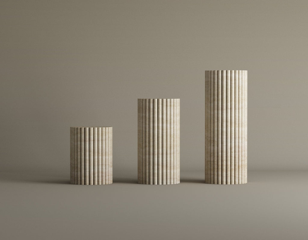 Orion – Trio de piliers sculpturaux en travertin naturel-Galerie Pietra
