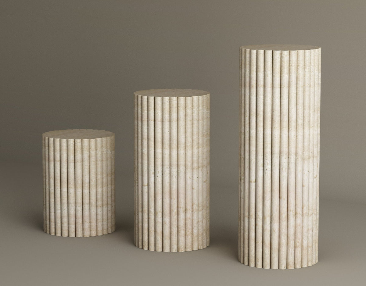 Orion – Trio de piliers sculpturaux en travertin naturel-Galerie Pietra
