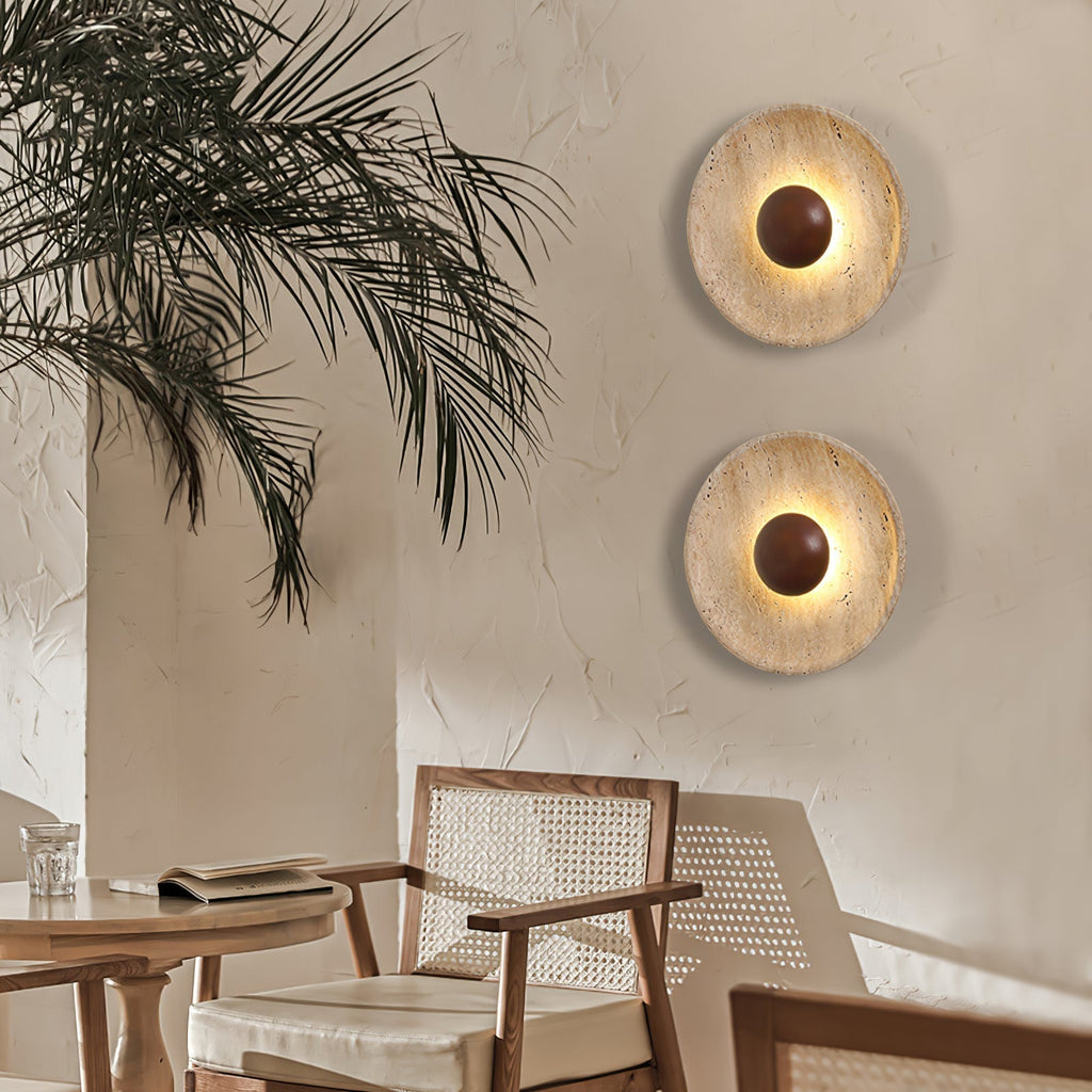 Solis – Applique murale solaire en travertin naturel-Galerie Pietra