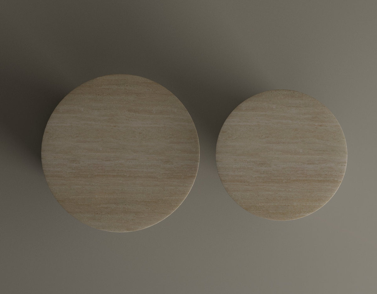 Twin Pillars – Ensemble de deux tables d’appoint en travertin naturel-Galerie Pietra