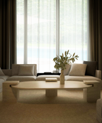 Varen – Table basse ovale en travertin naturel avec base carrée-Galerie Pietra